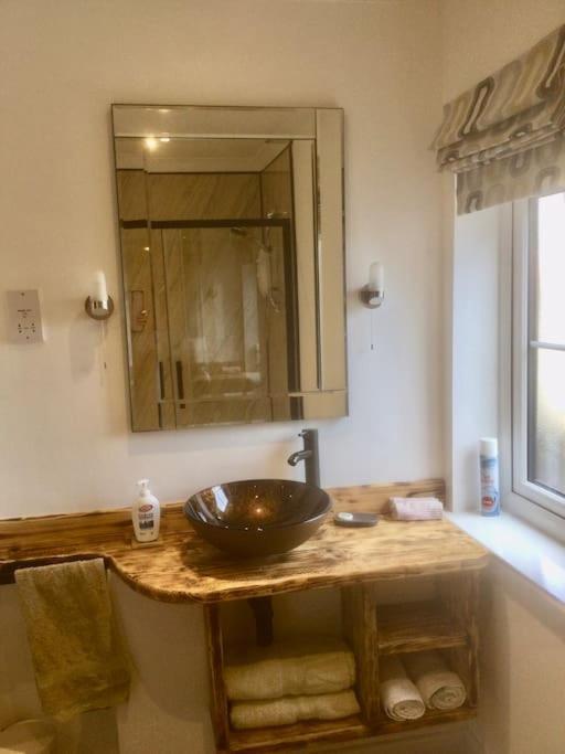 Henwick House Beautiful Flat,Private Parking, Short Walk To Town Apartment Ludlow Exterior photo